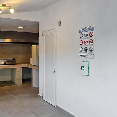 Lovely In With Kitchen Holiday home *